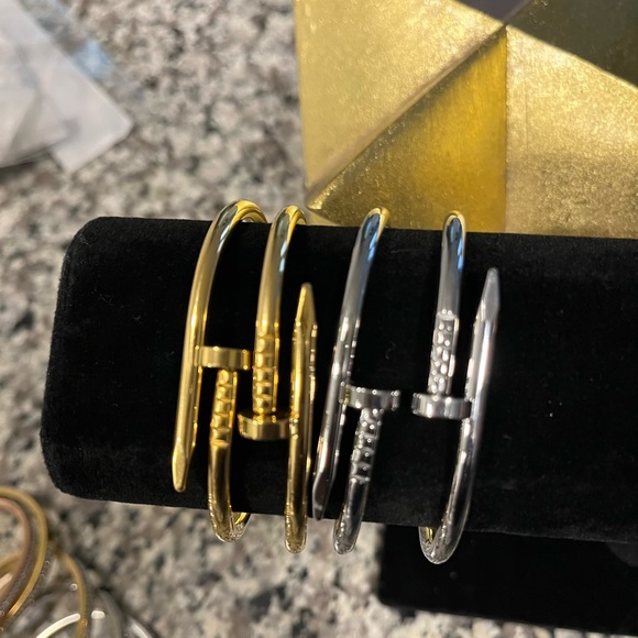 Accessories - Picture 9 of 9